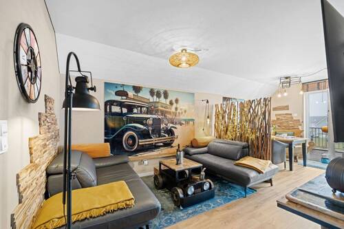 Wohnzimmer - Außergewöhnliche Ferienwohnung in Hafennähe