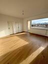 Wohnzimmer - Erstbezug nach Sanierung - Moderne 2-Zimmer-Wohnung mit Tiefgaragenstellplatz nahe Kurfürstendamm
