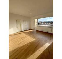 Erstbezug nach Sanierung - Moderne 2-Zimmer-Wohnung mit Tiefgaragenstellplatz nahe Kurfürstendamm - Berlin Charlottenburg