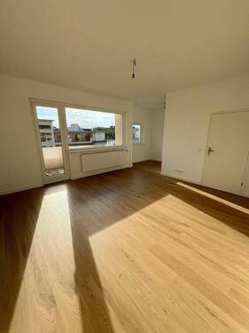 Wohnzimmer - 2 Zimmer Etagenwohnung zum Kaufen in Berlin