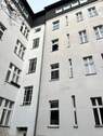 Haus_Rückfassade - 2 Zimmer Etagenwohnung in Berlin