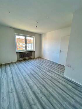 Zimmer (3) - 4 Zimmer Etagenwohnung zur Miete in Saarbrücken