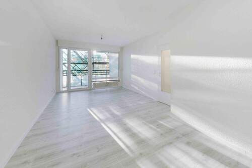 Wohnzimmer_ - Etagenwohnung mit 80,20 m&sup2; in Leverkusen zum Kaufen