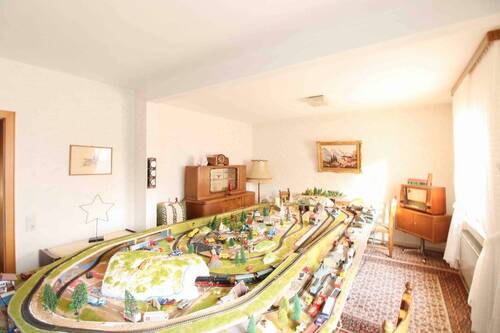 Zimmer - Einfamilienhaus mit 243,20 m&sup2; in Bad Münder am Deister zum Kaufen