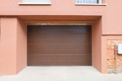 Garage - 4 Zimmer Mehrfamilienhaus, Wohnhaus in Hasselroth