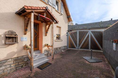 Hof und Hauseingang - 