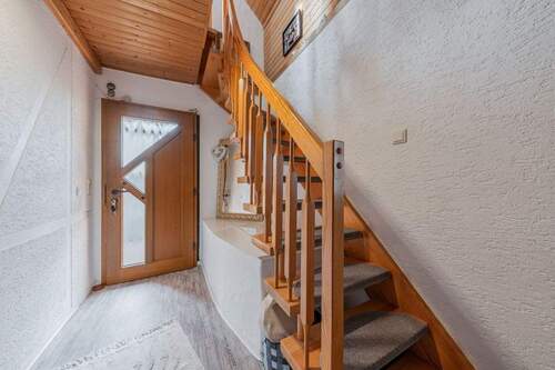 Treppenaufgang ins Obergeschoss - 