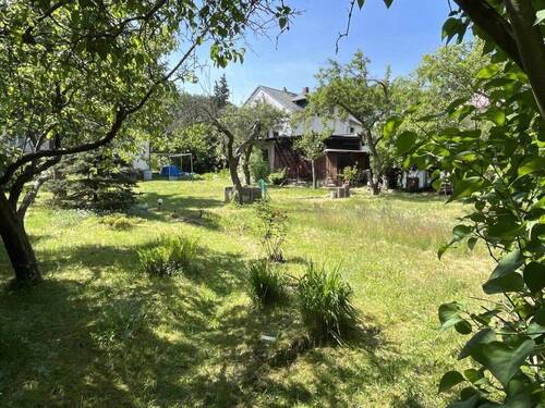 Blick aufs Grundstück - Grundstück zum Kaufen in Radebeul