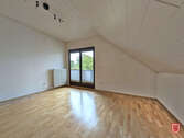 Schlafzimmer 2 OG mit Balkon - 