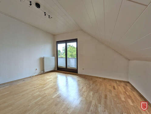 Schlafzimmer 2 OG mit Balkon - 