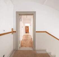 Unsanierte 4-Zi.-Wohnung mit 2 Balkonen - Ihr Zuhause in Charlottenburg - Berlin