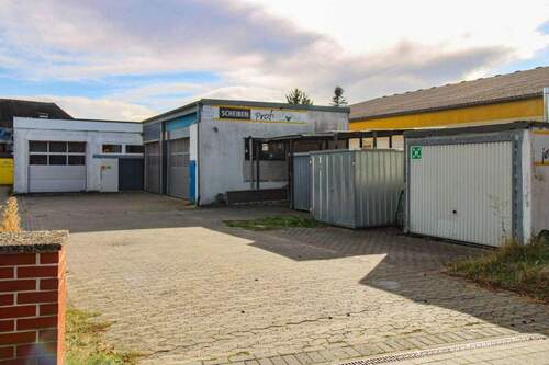 Parkplatz Sicht 2 - Mehrfamilienhaus, Wohnhaus in Schwülper zum Kaufen