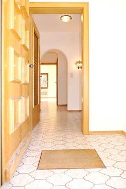 02-Hauseingang - 6 Zimmer Einfamilienhaus zum Kaufen in Lenggries