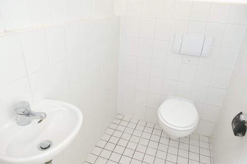 03-Gäste-WC - 5 Zimmer Doppelhaushälfte in Geretsried