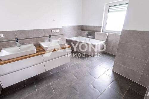 OG: Badezimmer - 