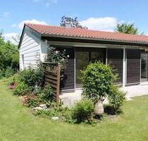 Geräumiger Bungalow (erweiterbar) auf parkähnlichem Grundstück - Ismaning