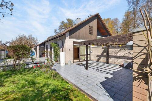 Außenbereich - 9 Zimmer Einfamilienhaus in Waldbronn / Etzenrot