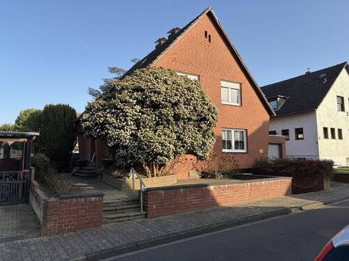 Bild 2 - 8 Zimmer Einfamilienhaus zum Kaufen in Übach-Palenberg