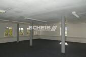 hell durch viele Fenster - Büro zur Miete in Gaildorf