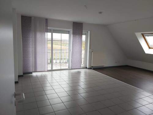 Wohnzimmer (3) - Etagenwohnung mit 80,80 m&sup2; in Paderborn zum Kaufen