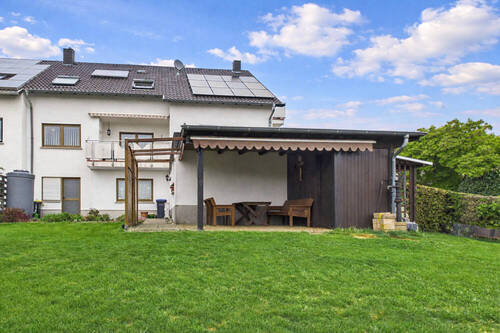 Rückansicht mit Garten - 