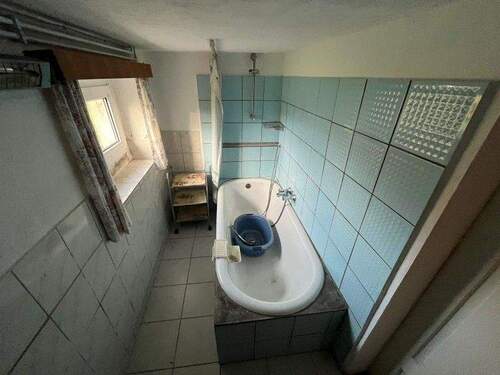 Bad - Doppelhaushälfte mit 95,00 m&sup2; in Mittweida/ OT Lauenhain zum Kaufen