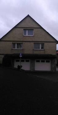 Doppel Garage und Stellplatz - 
