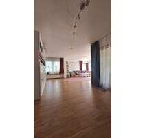 Provisionsfrei! Helle und barrierefreie 4-Zimmer-Wohnung mit eigenem Garten in der Südstadt - Schwäbisch Gmünd