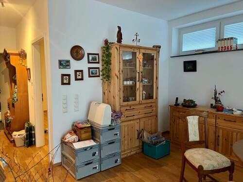 Wohnzimmer.jpg - 2 Zimmer Terrassenwohnung zur Miete in Herzogenaurach