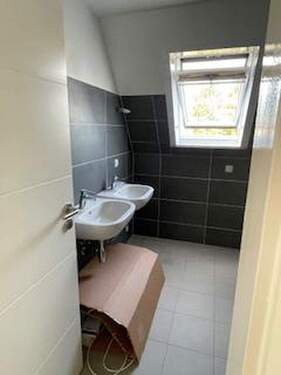 Badezimmer - Doppelhaushälfte mit 120,00 m&sup2; in Hollenbek zur Miete