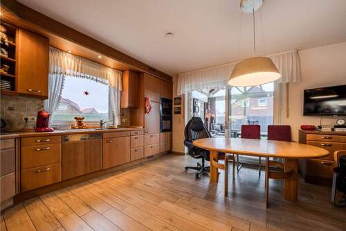 Küche - Einfamilienhaus mit 315,30 m&sup2; in Westerholt zum Kaufen