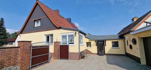 Giebelansicht der Doppelhaushälfte - 4 Zimmer Doppelhaushälfte zum Kaufen in Lauchhammer