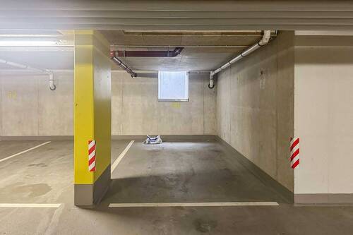 Tiefgaragenstellplatz - 
