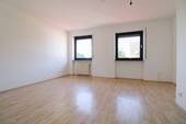 Schlafzimmer 1 OG - Mehrfamilienhaus, Wohnhaus mit 277,10 m&sup2; in Hetzles zum Kaufen