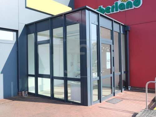 Aussenansicht - Bezugsfreie, kompakte Gewerbefläche in bester Sichtlage