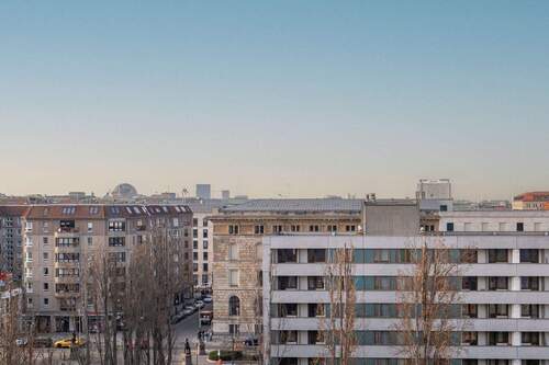 Blick aus weiterem Zimmer - 