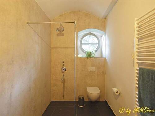 Badezimmer im Erdgeschoss - 