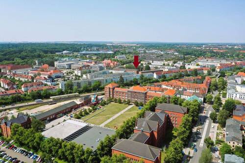 Außenansicht - Helle und großzügige 3-Zimmerwohnung mit Einbauküche, Vollbad und Balkon im Hansaviertel