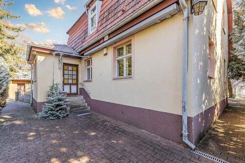 Eingang zum beheizten Wintergarten - 8 Zimmer Einfamilienhaus zum Kaufen in Dallgow-Döberitz