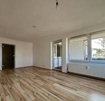 Hier dürfen Sie einziehen: 3,5-Zimmer auf rund 90 m², Westbalkon und Garage - Oberstenfeld