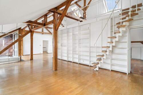 Wohn- und Essbereich mit Blick Richtung Eingang - 4 Zimmer Etagenwohnung zum Kaufen in Berlin