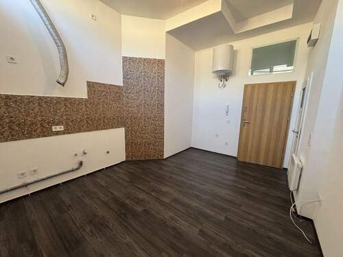 Bild 2 - Büro zum Kaufen in Sopron