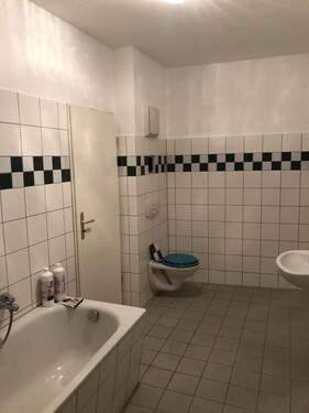 Bad - Etagenwohnung mit 66,00 m&sup2; in Mittweida zur Miete