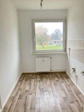 Küche - 4 Zimmer Etagenwohnung in Tützpatz