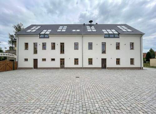 KI Visualisierung Gasthof - Mehrfamilienhaus, Wohnhaus in Dresden