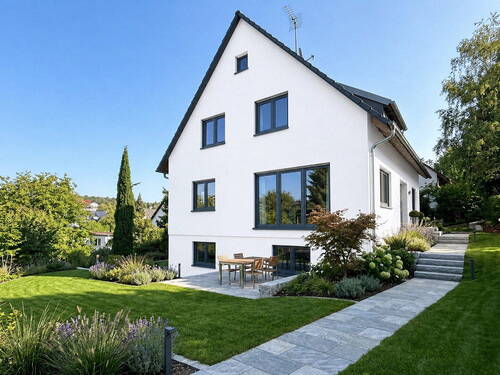 Außenansicht - Vollsaniertes Einfamilienhaus in bevorzugter Leonberger Lage - zeitgemäß, effizient, bezugsfertig