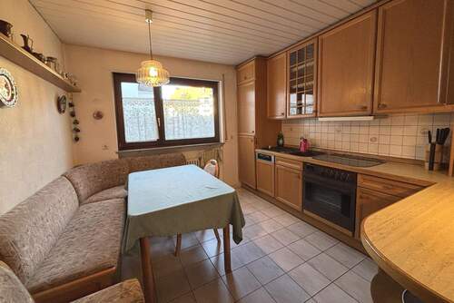 Küche mit Essnische - Etagenwohnung mit 56,60 m² in Stuttgart zum Kaufen