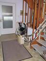 Flur mit Treppe EG zum 1. OG - 