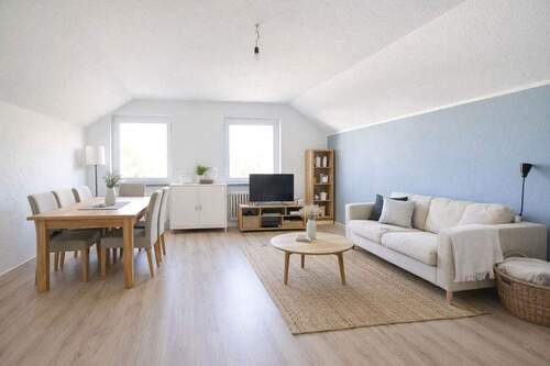 Bild 1 - Bestand statt Versprechen: Vermietete, gepflegte 3-Zi.-DG-Wohnung gut gelegen in Gerbrunn