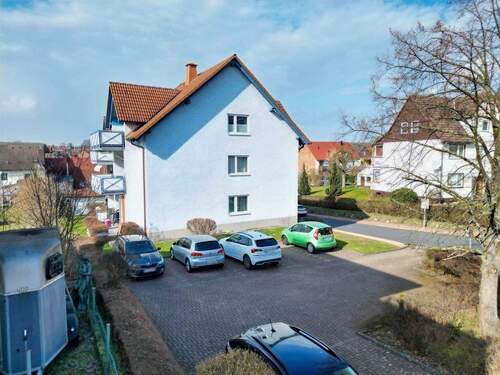 Giebelseite mit Parkmöglichkeit - 3 Zimmer Etagenwohnung in Ahnatal